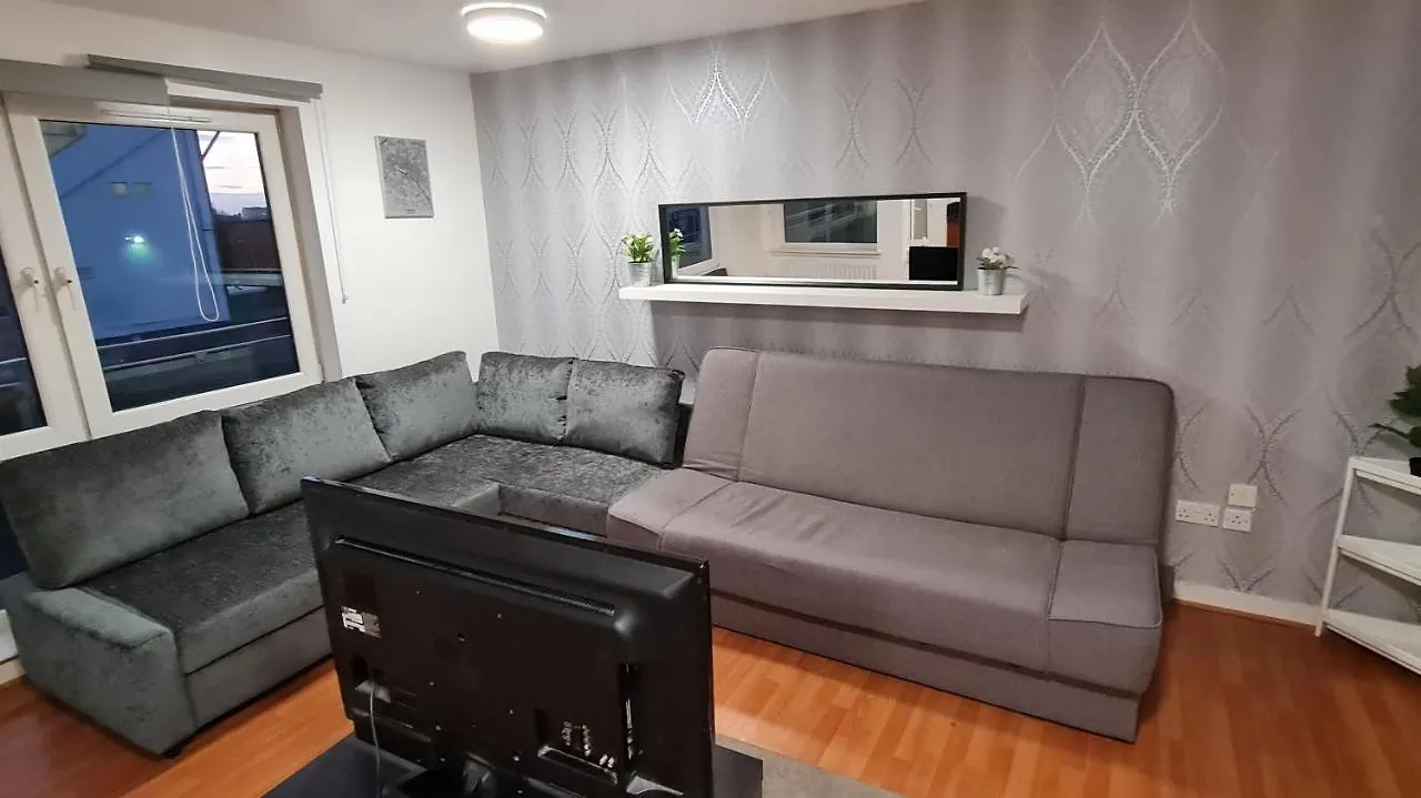 Lovely 3 Bedroom Apartment - Free Parking 0*, Edinburgh United Kingdom